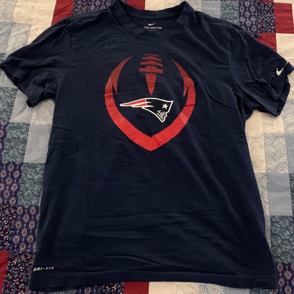Nike Patriots Tee Shirt - Picture 1 of 3